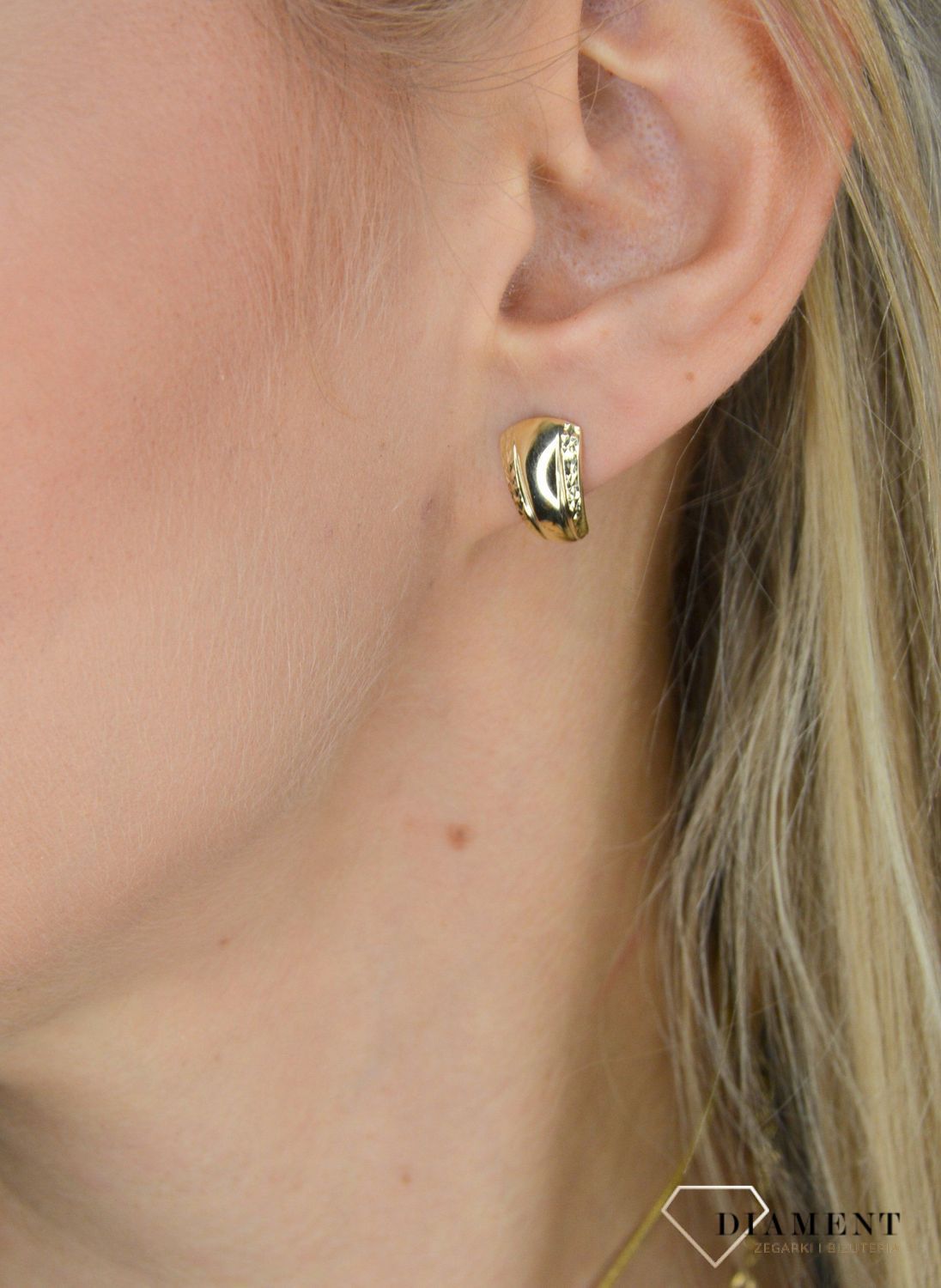 Złote kolczyki 333 blaszki grawerowane.jpg